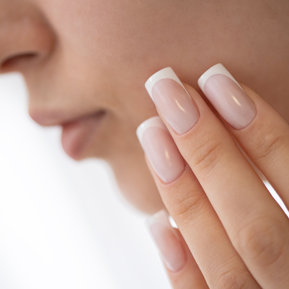 french-manicure-paznokcie-slubne